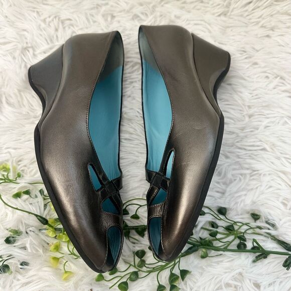 Thierry Rabotin Women's Pewter Metallic Peep Toe Low Wedge Made in Italy 37/ 6.5 - Picture 2 of 10